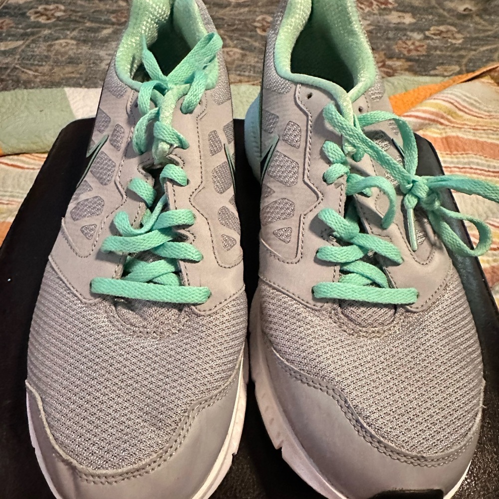 Nike Women's Gray and Mint Athletic Shoes